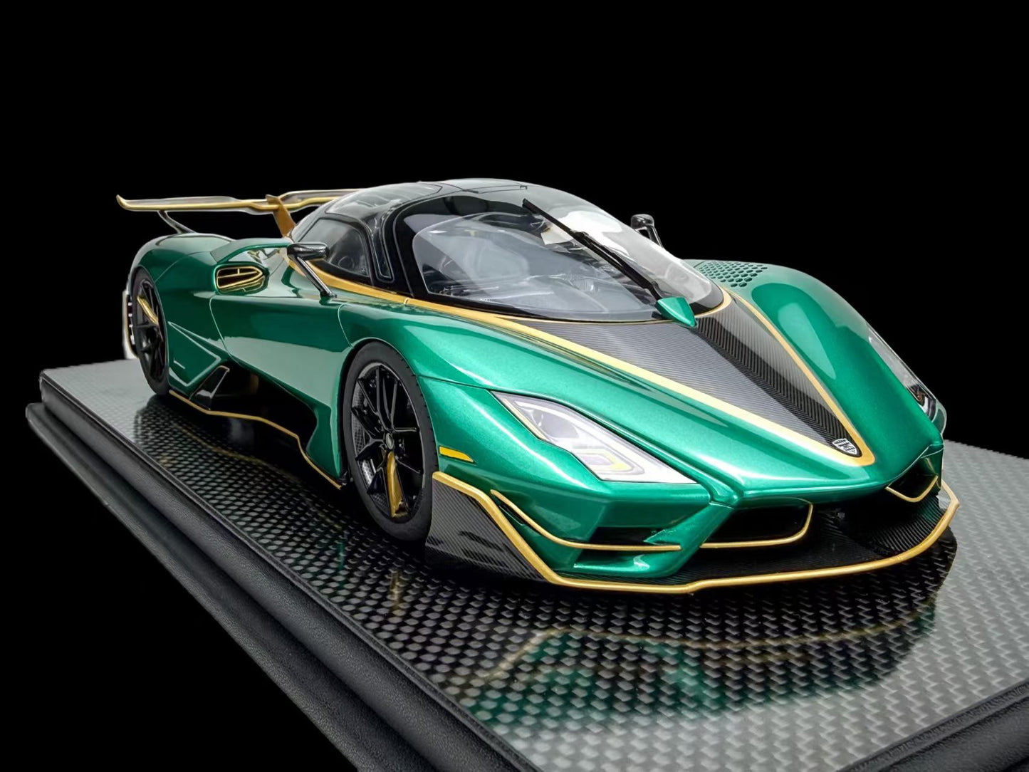 (Pre-Order) FrontiArt SSC Tuatara Striker