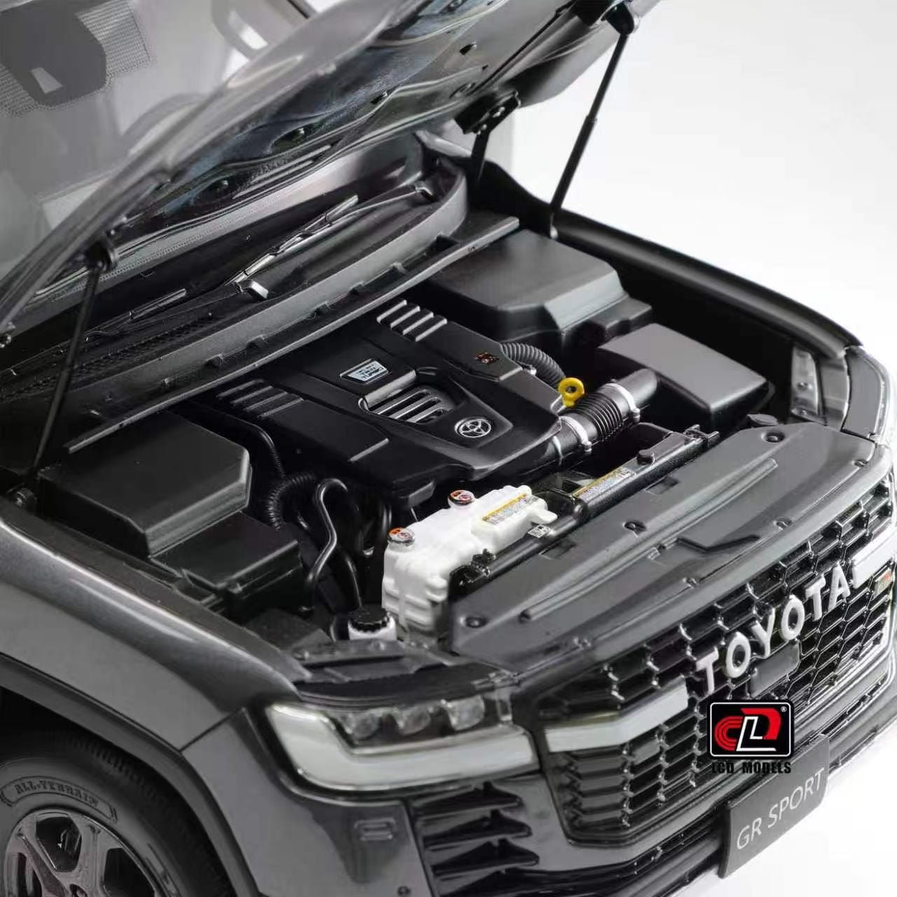 (Pre-Order) LCD Toyota Land Cruiser 300-GR Sport 1/18