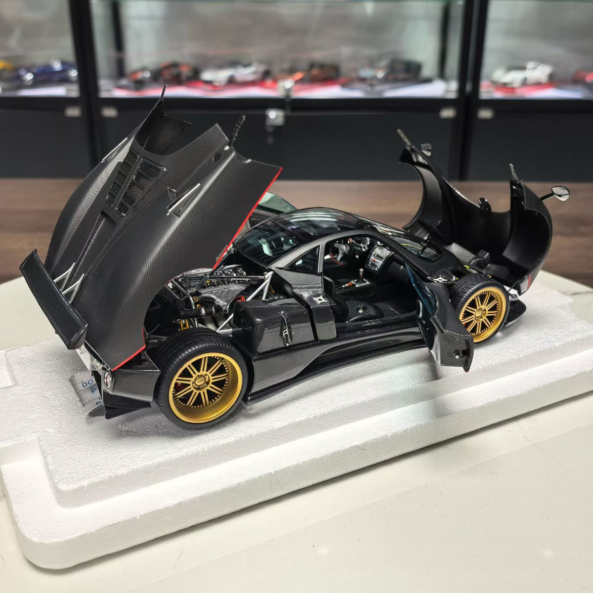 Almost Real Pagani Zonda F 1/18