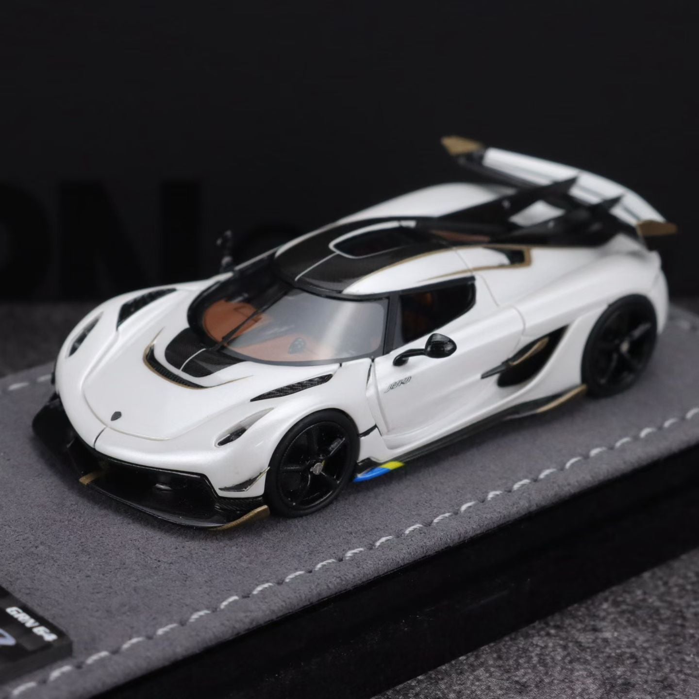 (In Stock) 1:64 GRYNING Jesko