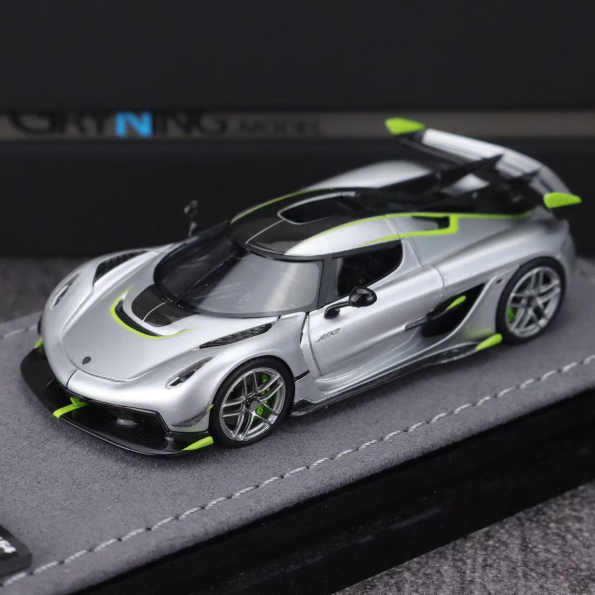 (In Stock) 1:64 GRYNING Jesko