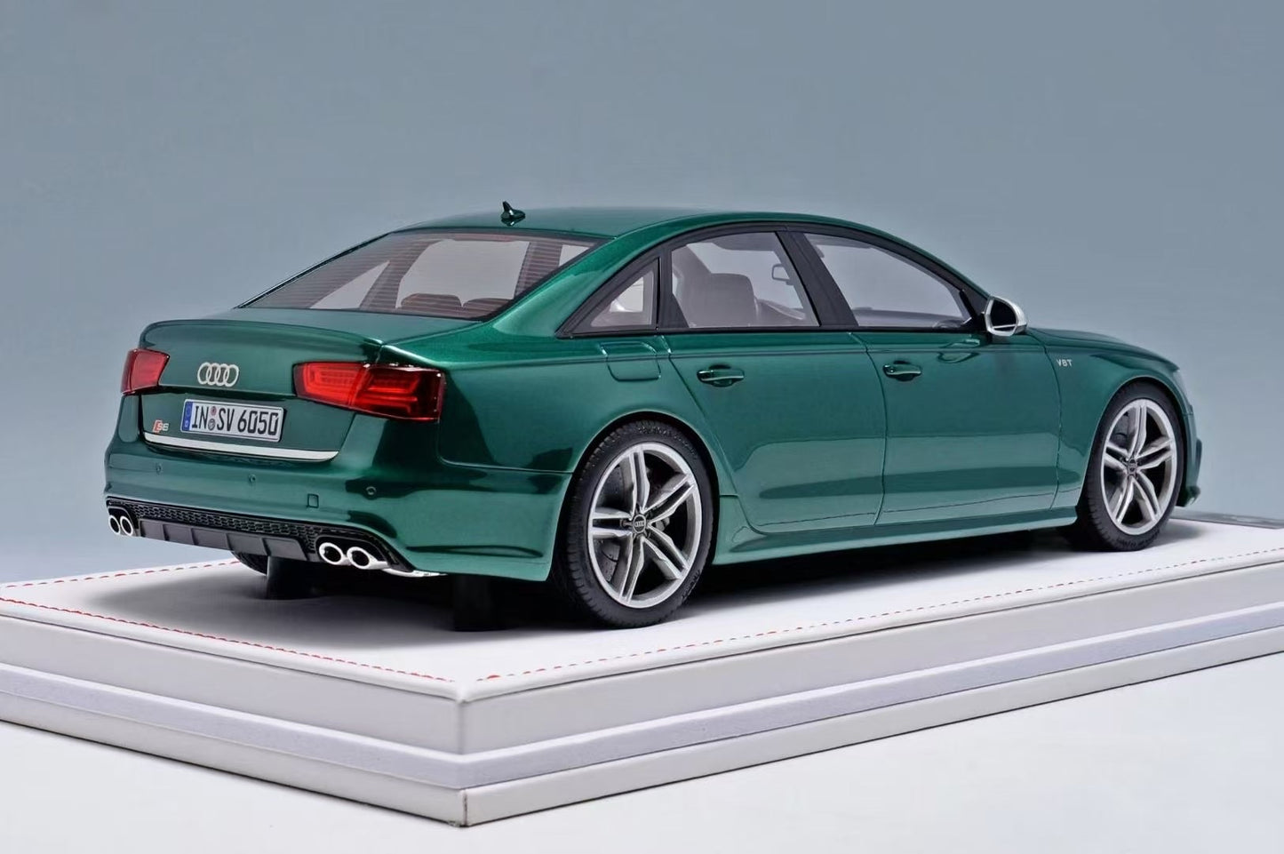 IVY Tailor Models Audi S6 Sedan 1/18