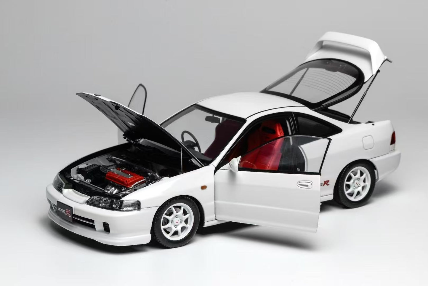 (Pre-Order) MotorHelix Honda Integra Type R (DC2) 1/18