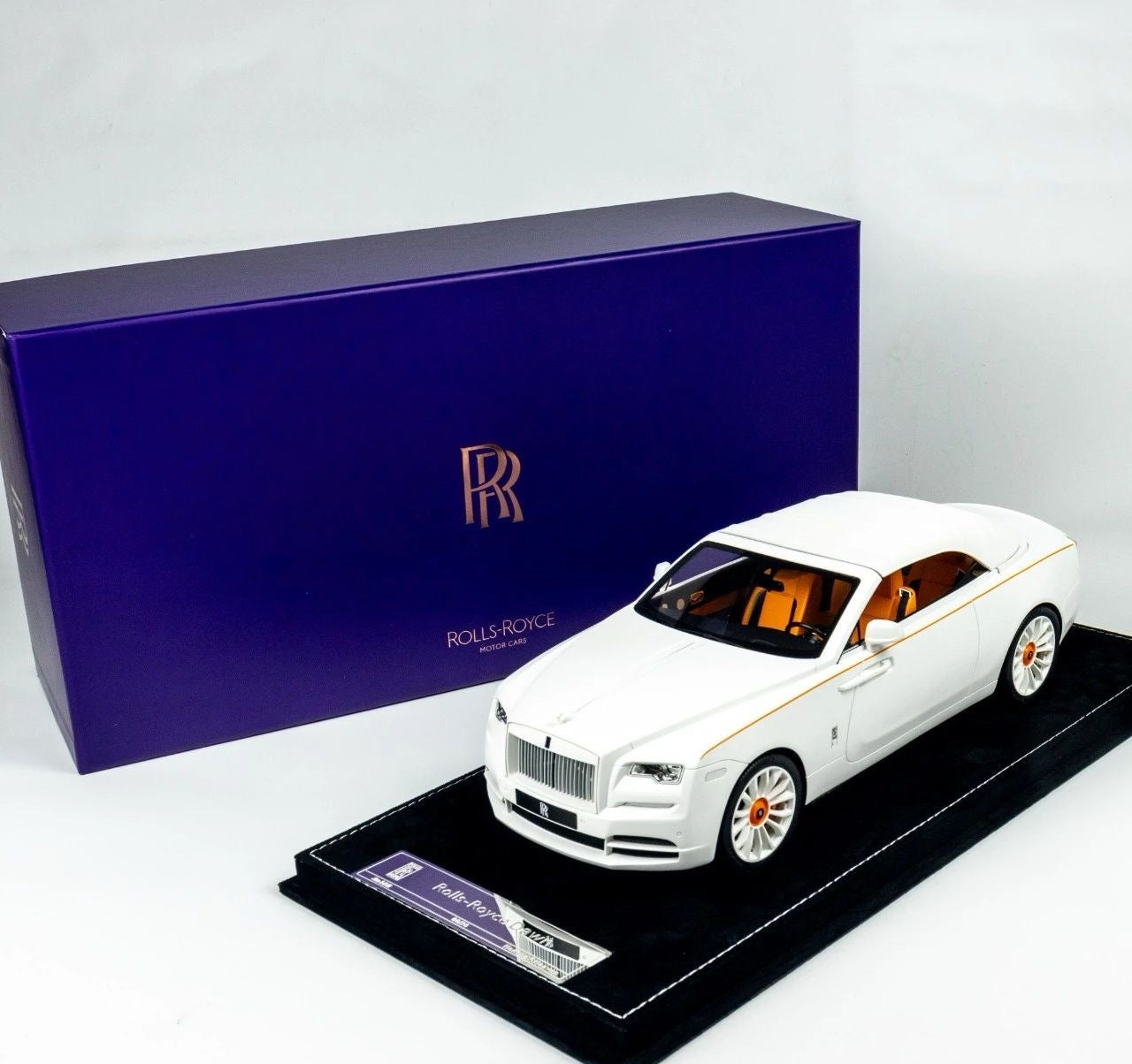 Henson & Heaven (HH Models) Rolls Royce Dawn 1/18