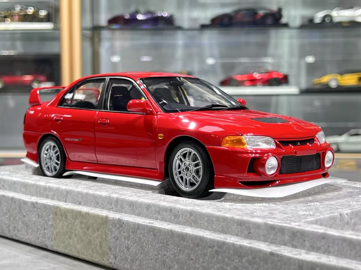 MotorHelix Lancer Evo IV 1/18