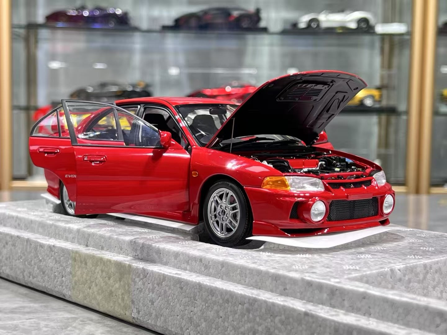 MotorHelix Lancer Evo IV 1/18
