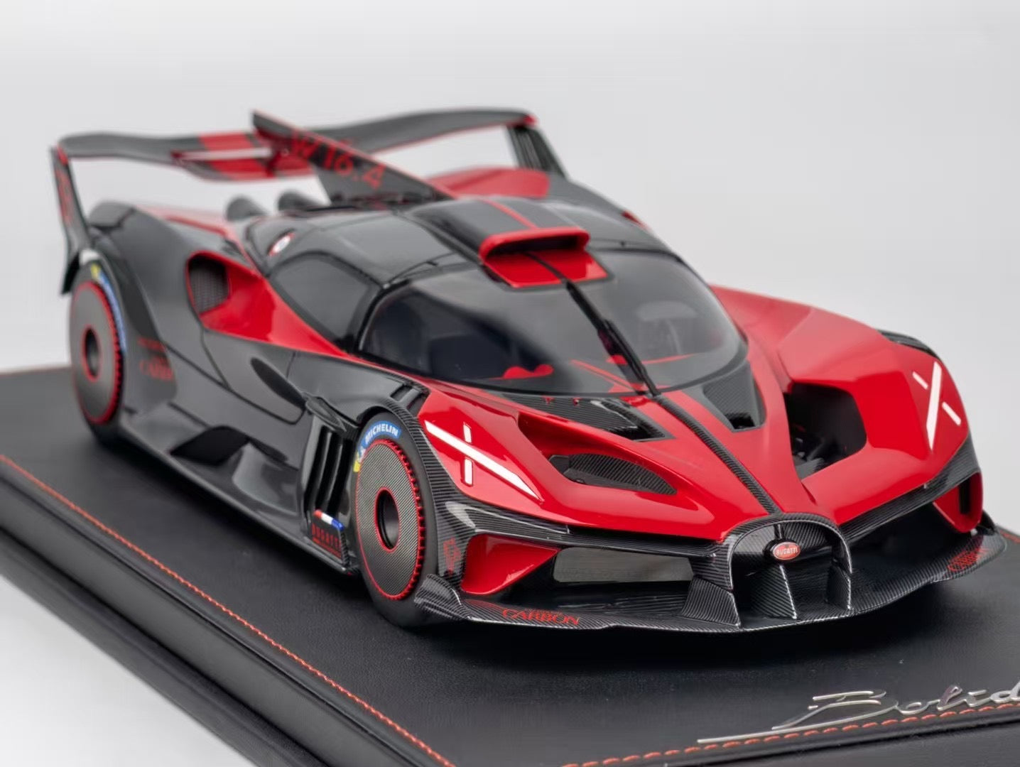 (Pre-Order) MCM Bolide 1/18