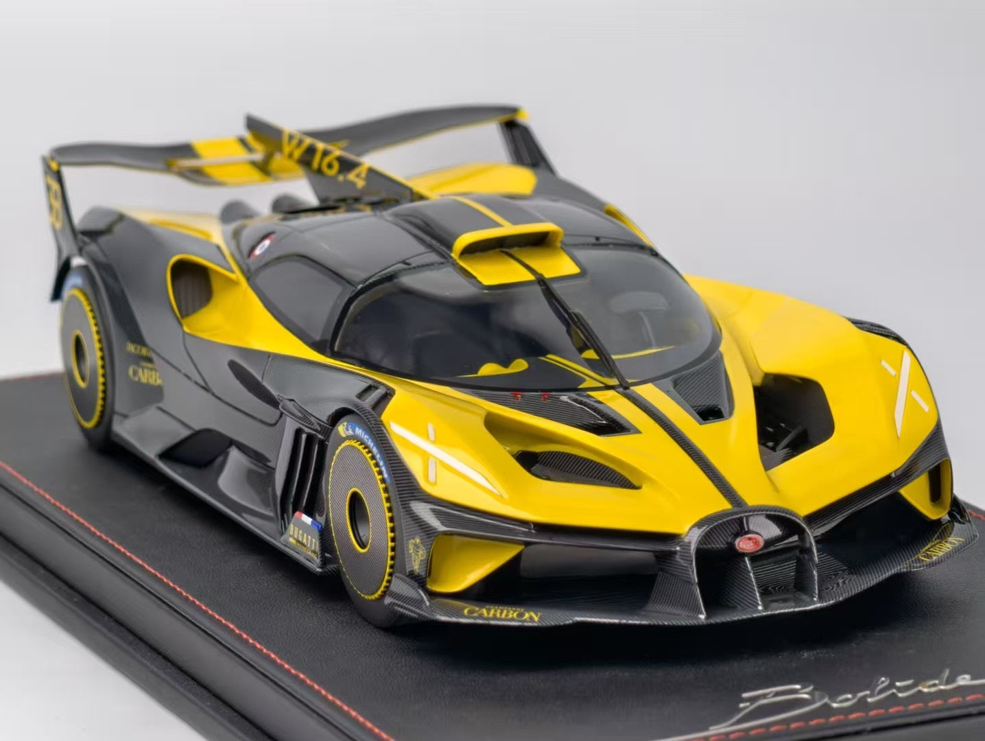 (Pre-Order) MCM Bolide 1/18