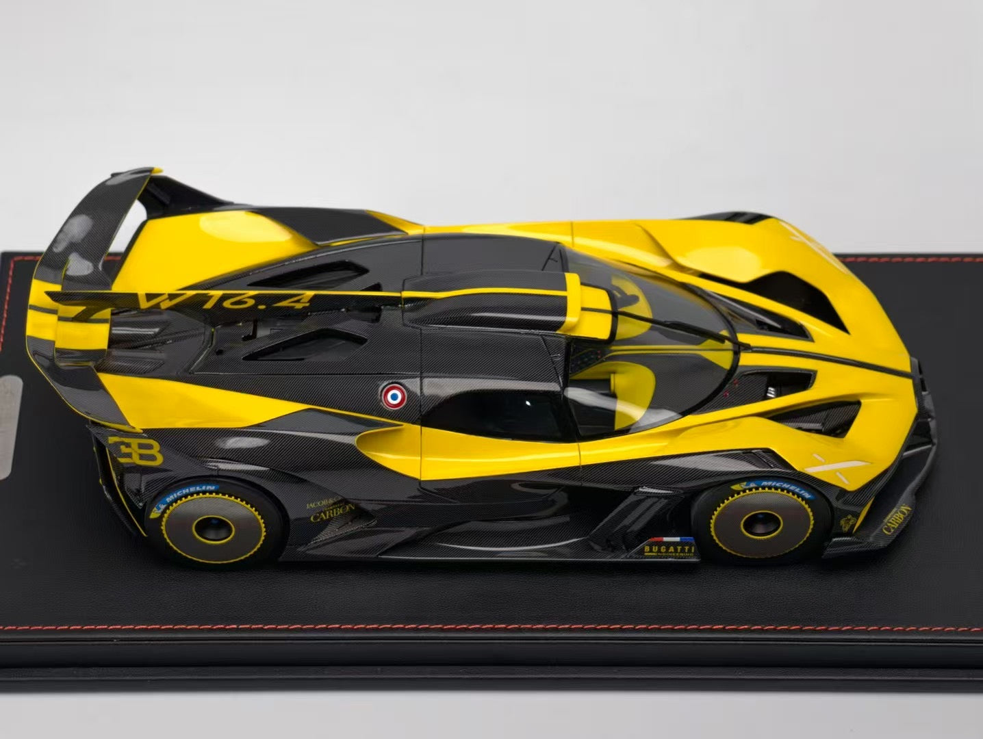 (Pre-Order) MCM Bolide 1/18