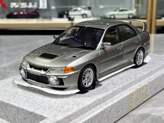 MotorHelix Mitsubishi Lancer EVO IV 1/18