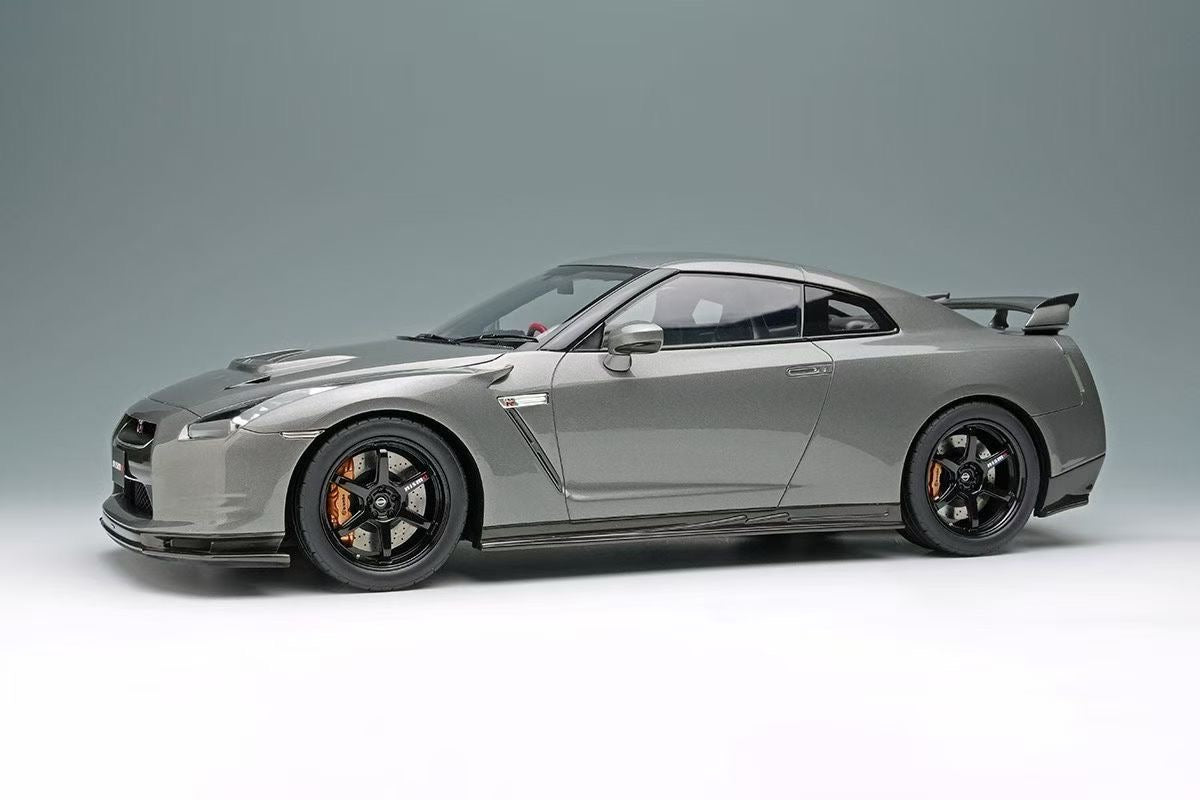 (Pre-Order) MakeUp Models R35 GTR CRS 1/18