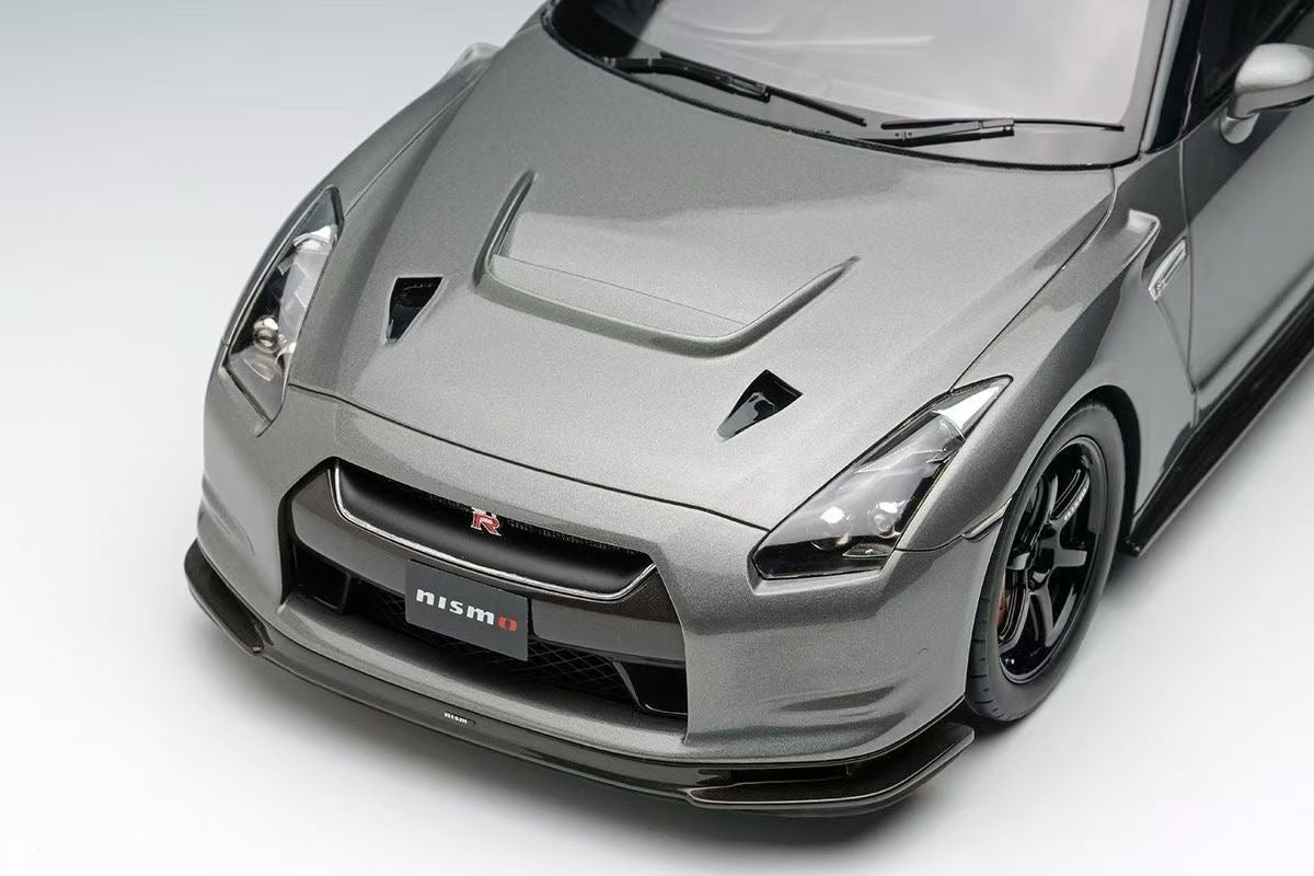(Pre-Order) MakeUp Models R35 GTR CRS 1/18