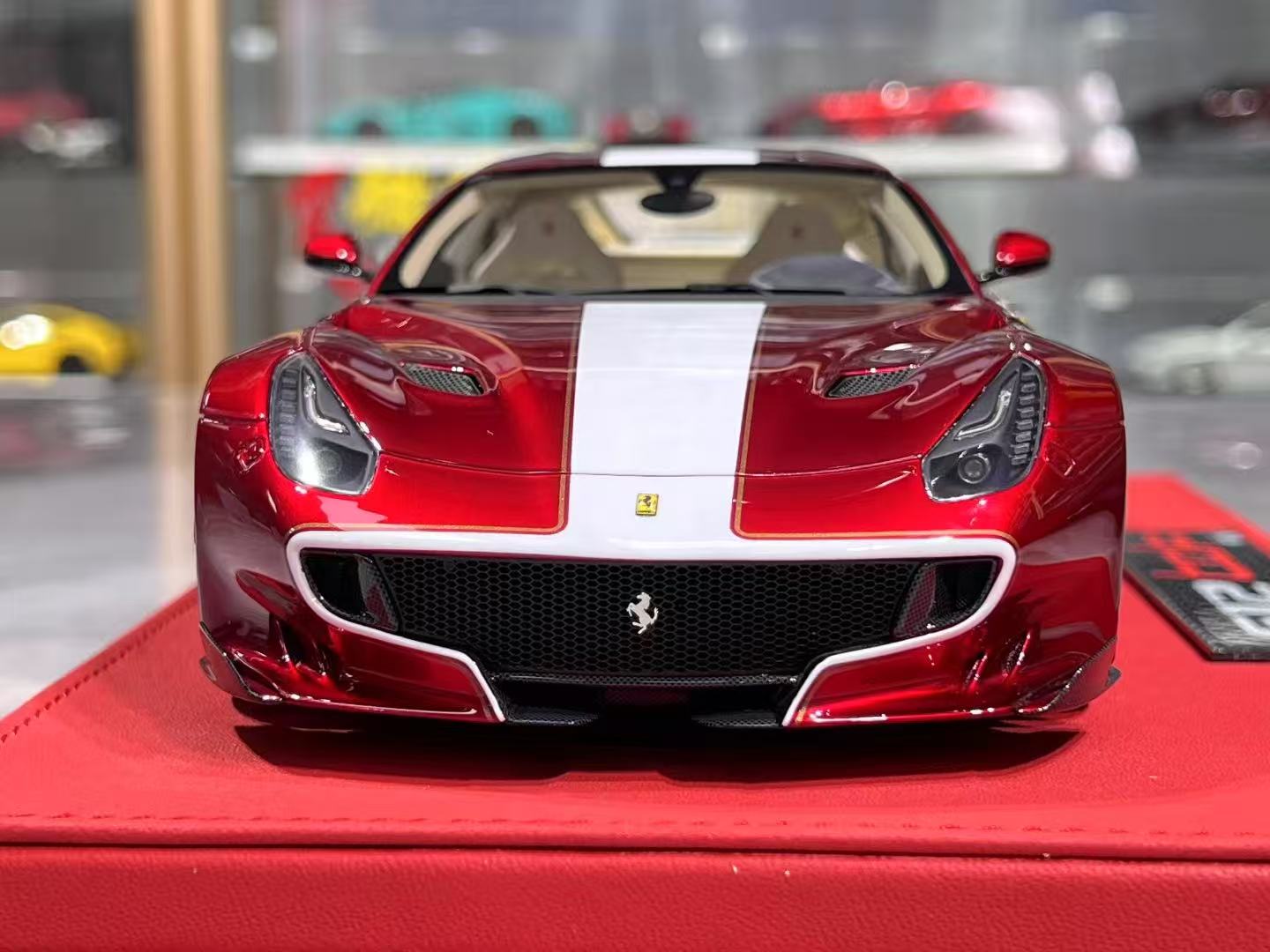 FC Models F12 TDF 1/18