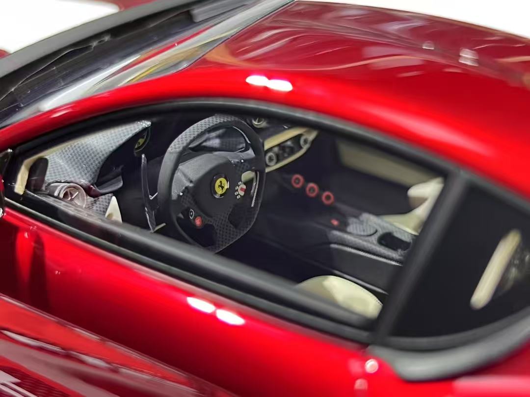 FC Models F12 TDF 1/18