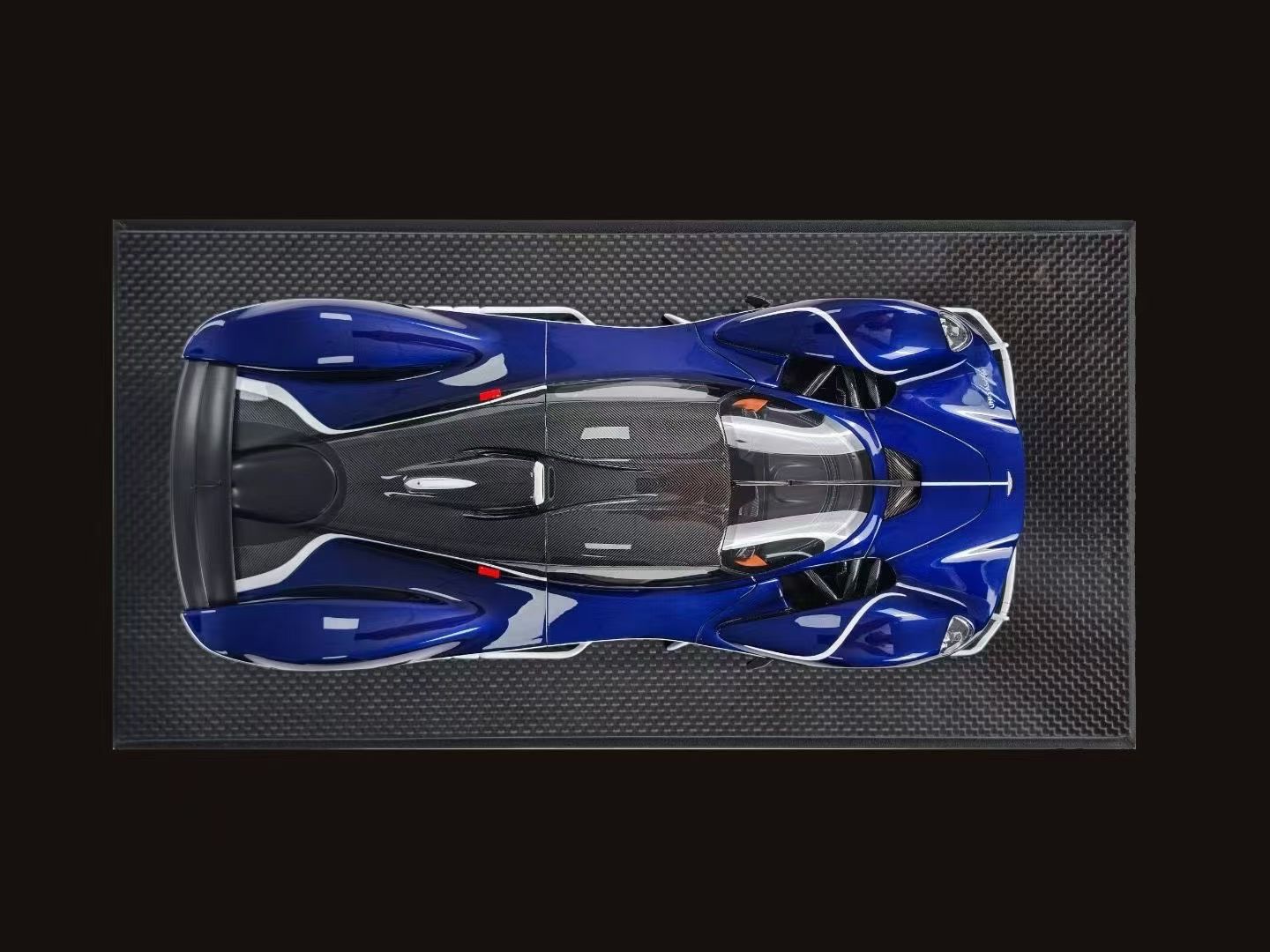 (Pre-Order) FrontiArt Aston Martin Valkyrie