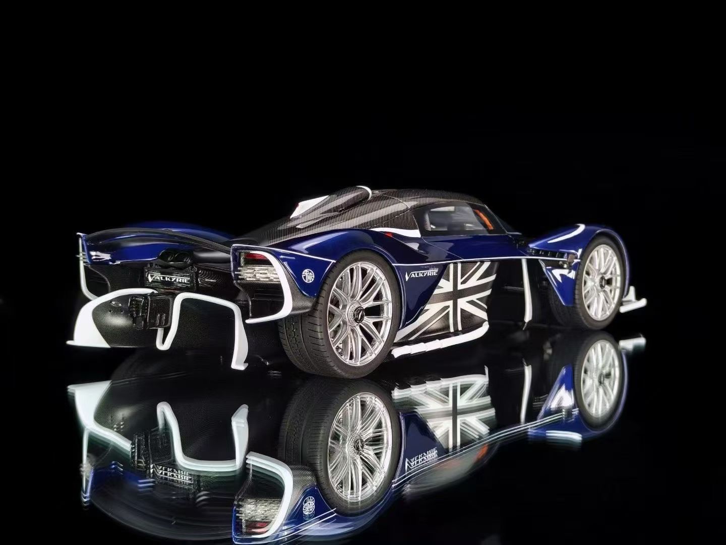 (Pre-Order) FrontiArt Aston Martin Valkyrie