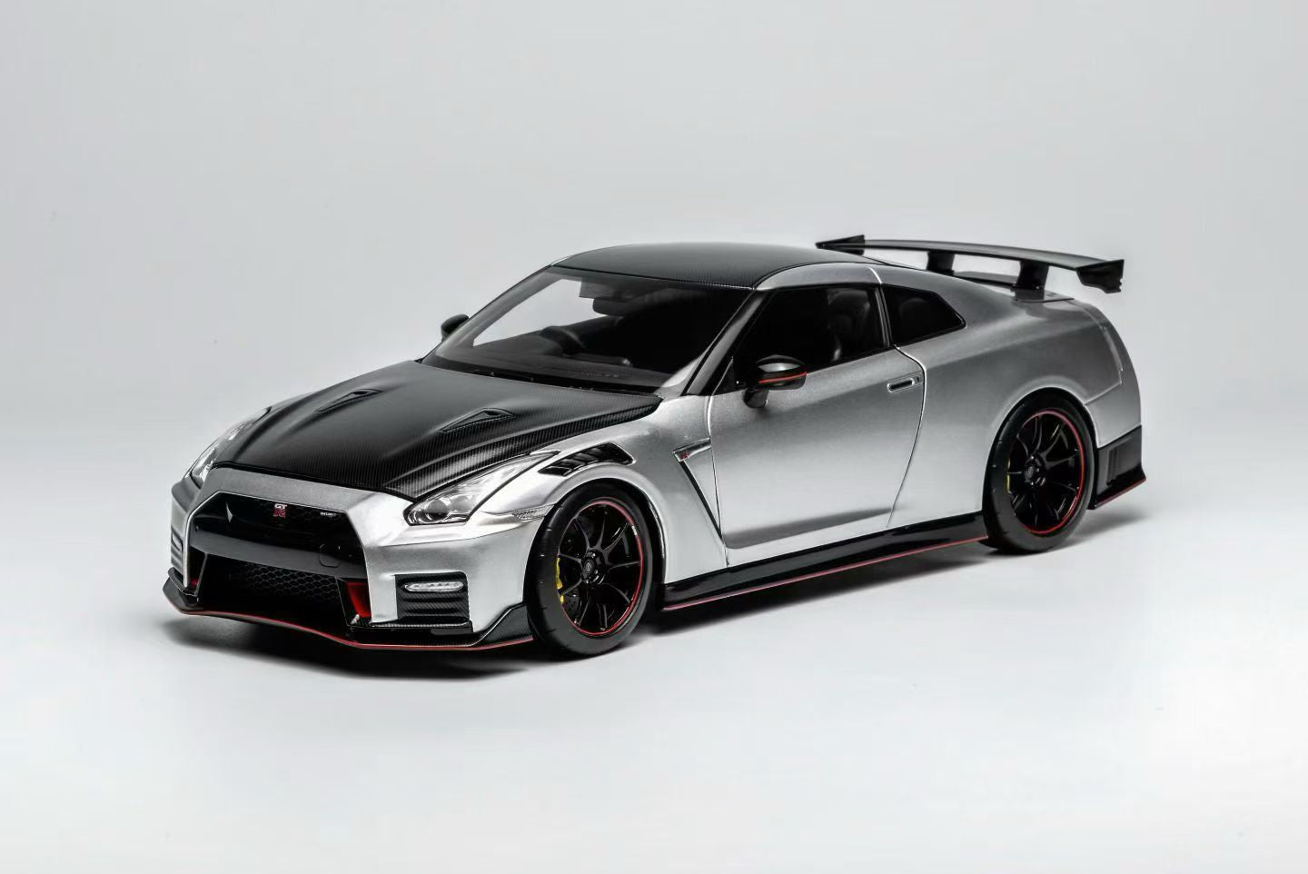 (Pre-Order) MotorHelix Nissan GT-R Nismo R35 1/18