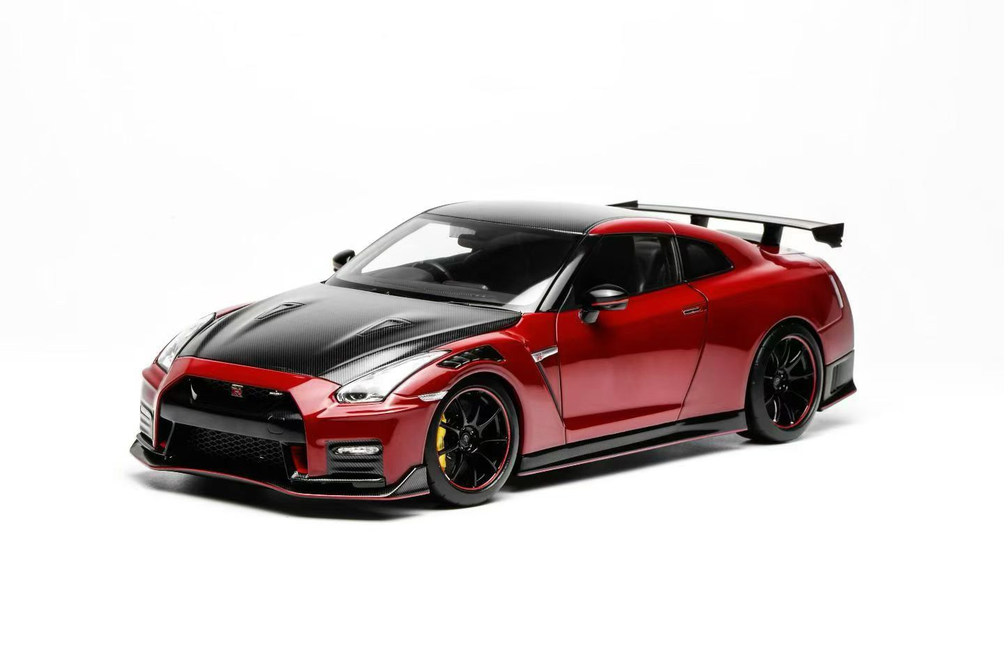(Pre-Order) MotorHelix Nissan GT-R Nismo R35 1/18