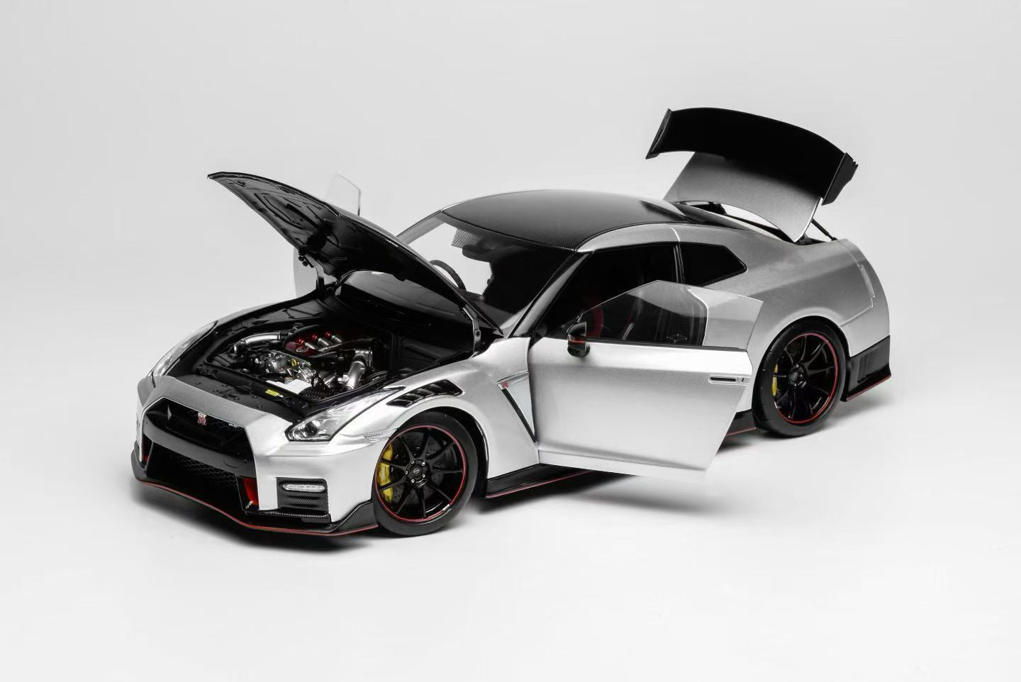 (Pre-Order) MotorHelix Nissan GT-R Nismo R35 1/18