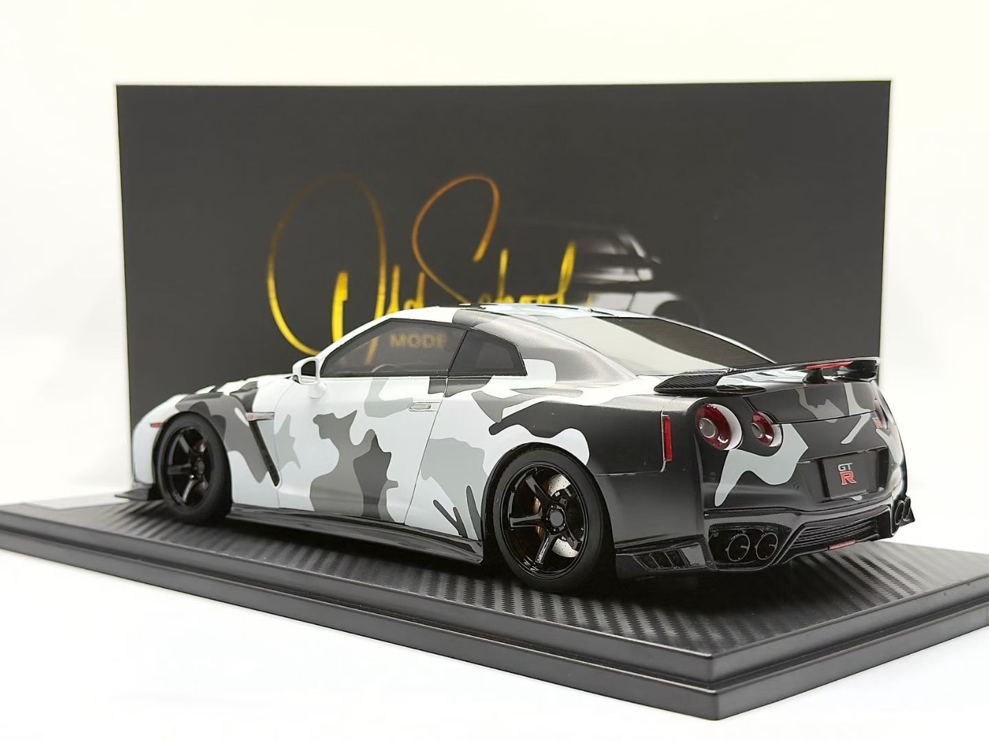 Onemodel R35 GTR Custom Edition 1/18