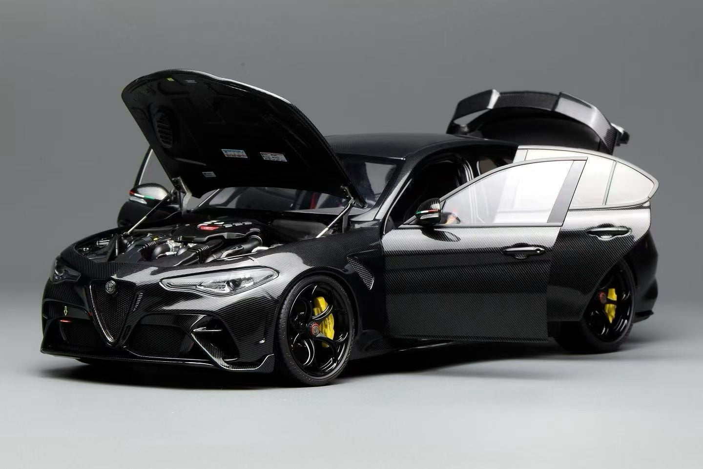 Pre-Order) MotorHelix 1/18 Alfa Romeo Giulia GTAm – IronCookie