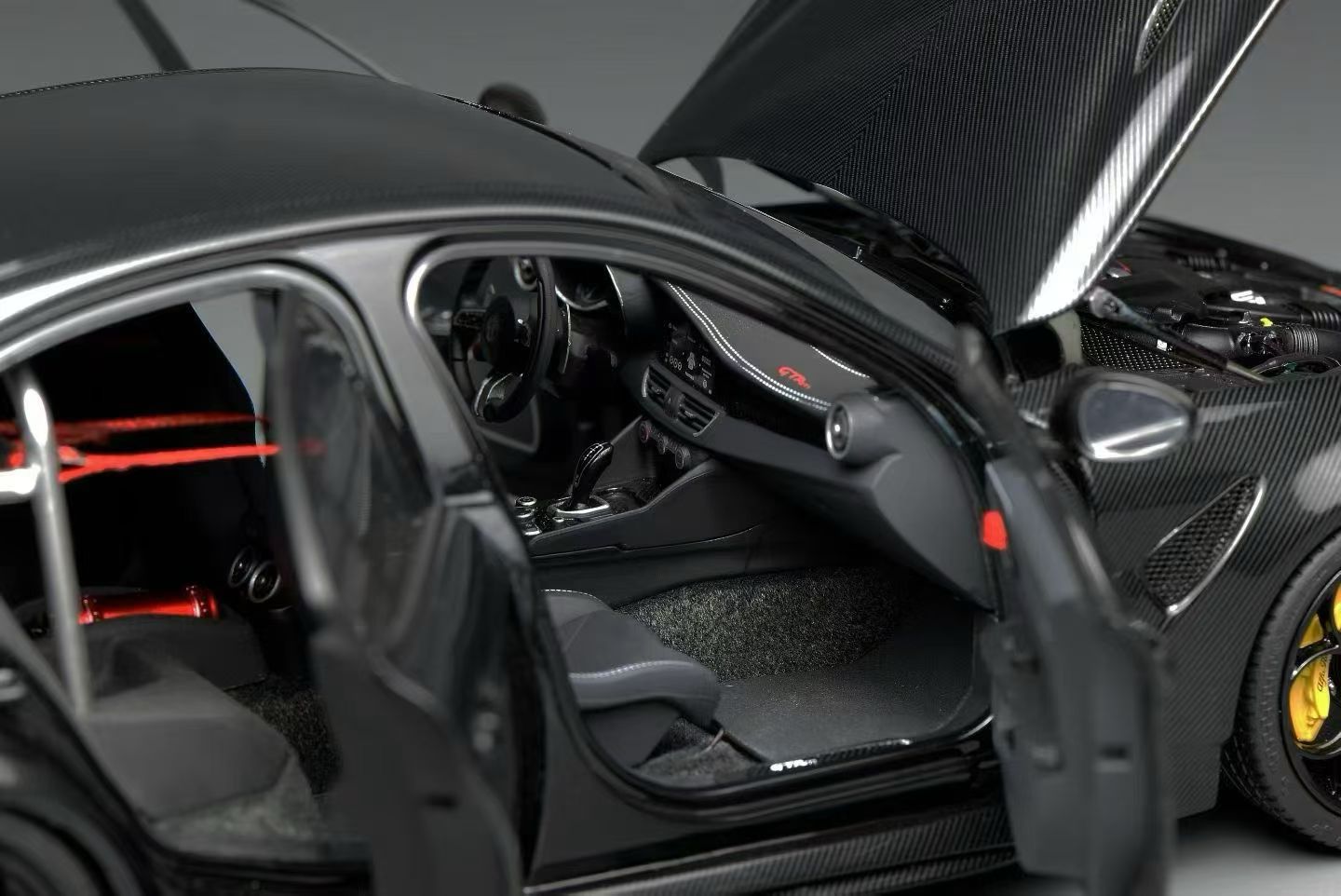 (Pre-Order) MotorHelix 1/18 Alfa Romeo Giulia GTAm