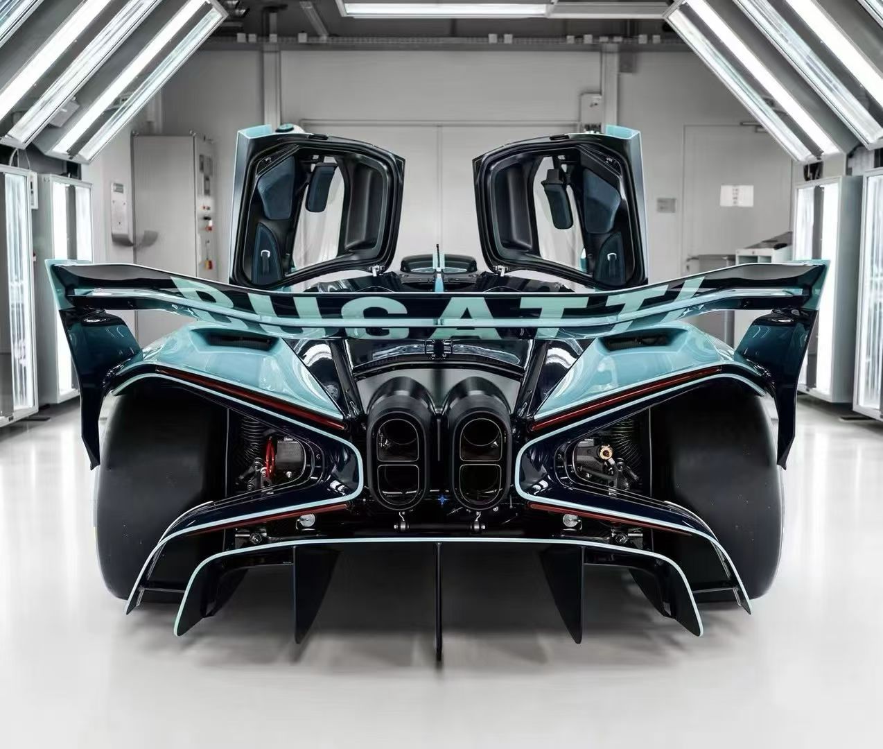 (Pre-Order) Henson & Heaven Bugatti Bolide (HH Models) 1/18