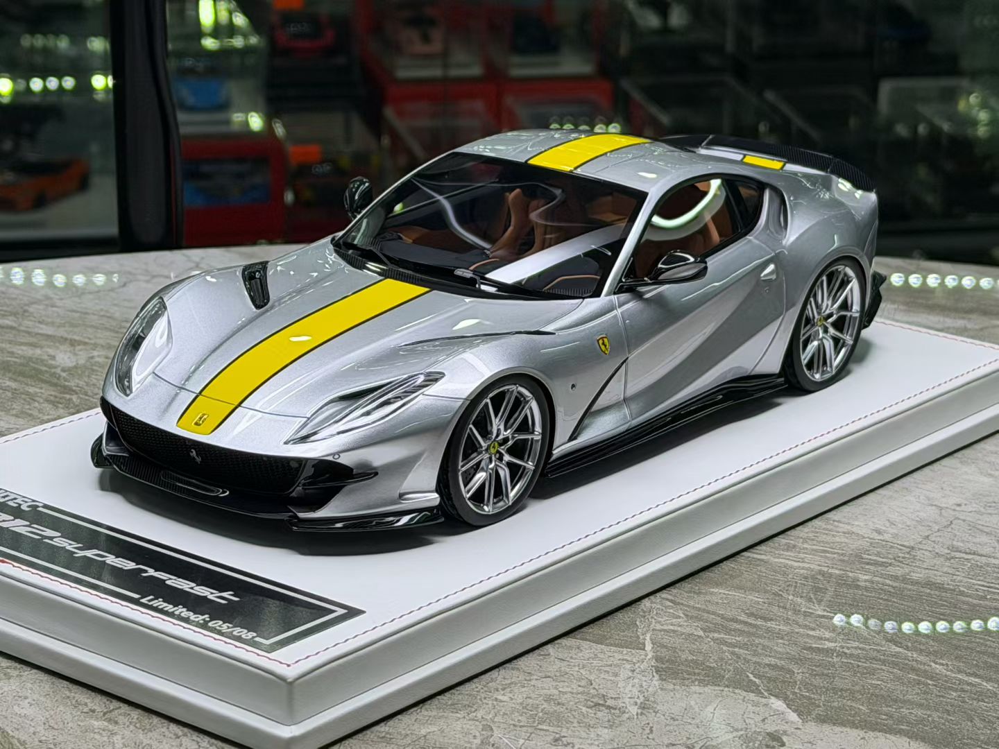 MW Model 812 N-Largo 1/18