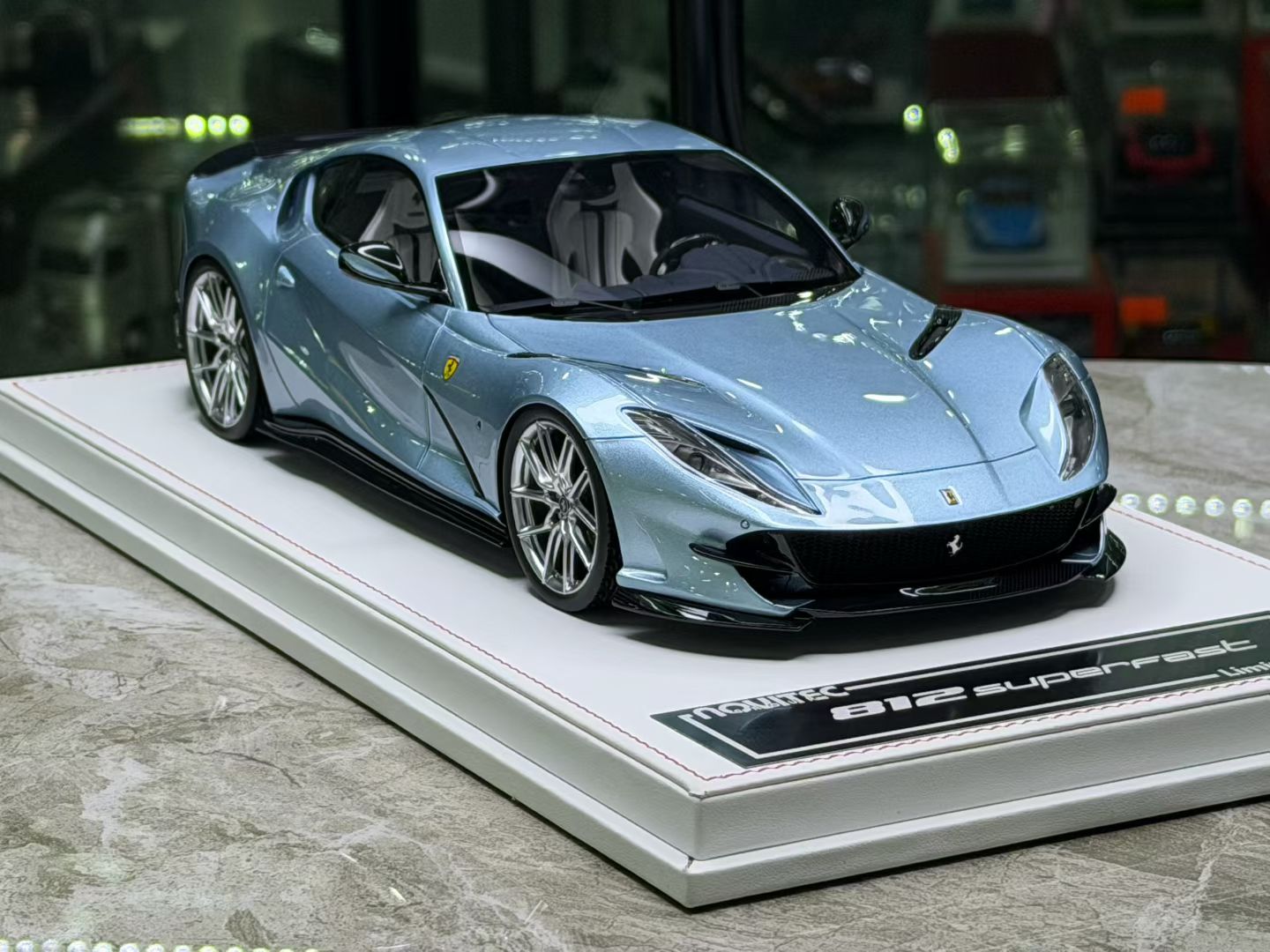 MW Model 812 N-Largo 1/18