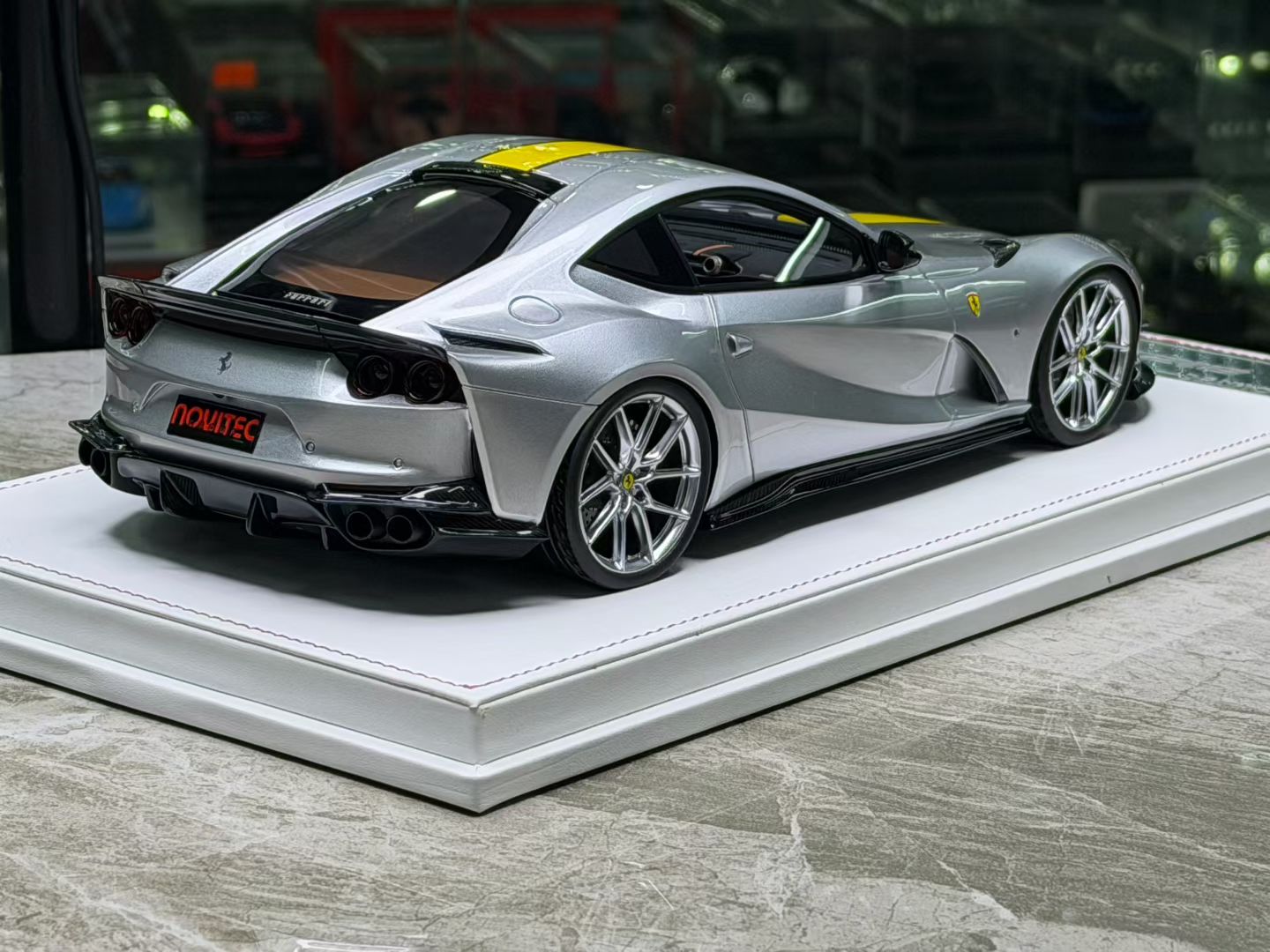 MW Model 812 N-Largo 1/18