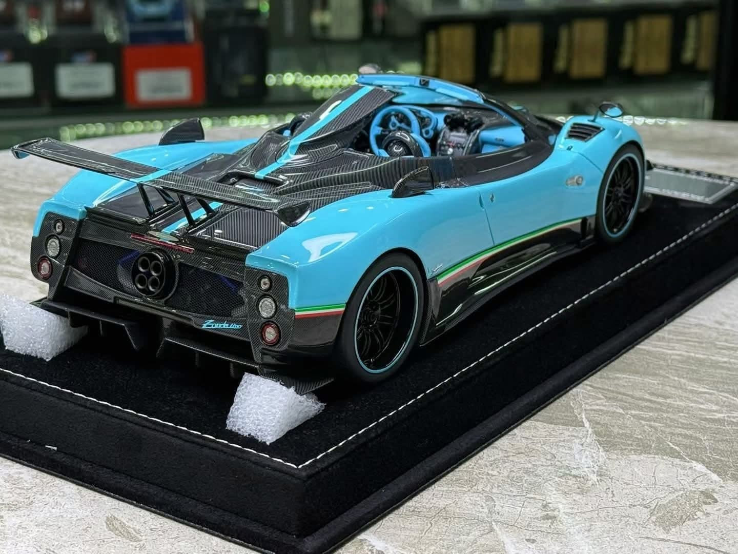 Pre-Order) Henson & Heaven (HH Models) Pagani Zonda Roadster 1/18