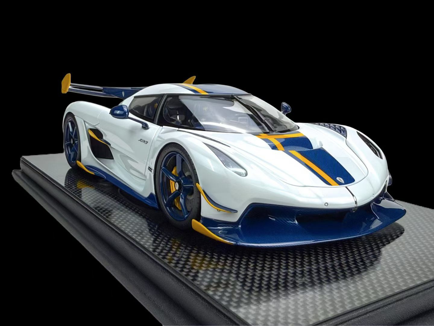 (Pre-Order) FrontiArt Koenigsegg Jesko 1/18