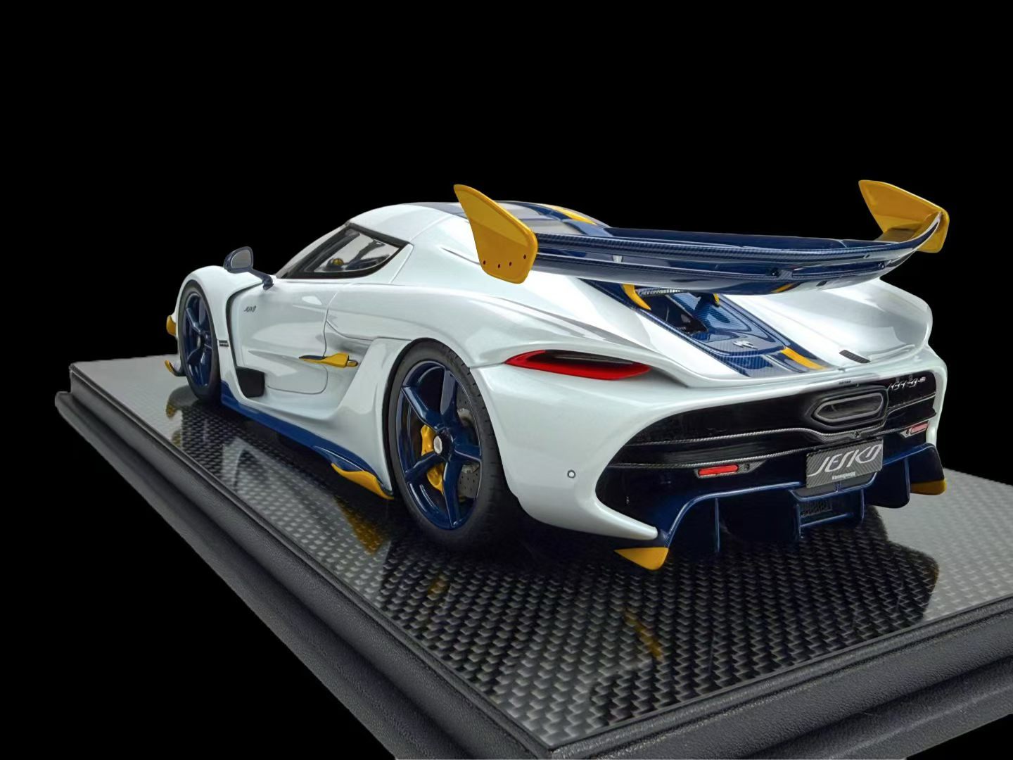 (Pre-Order) FrontiArt Koenigsegg Jesko 1/18